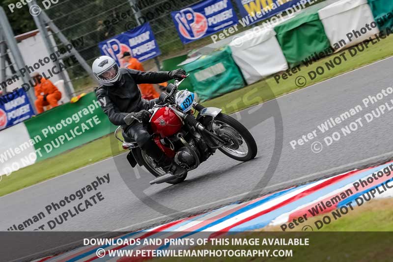 Vintage motorcycle club;eventdigitalimages;mallory park;mallory park trackday photographs;no limits trackdays;peter wileman photography;trackday digital images;trackday photos;vmcc festival 1000 bikes photographs